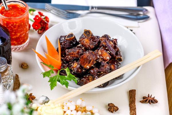 Coaste de Porc cu Sos Dulce-Acrișor